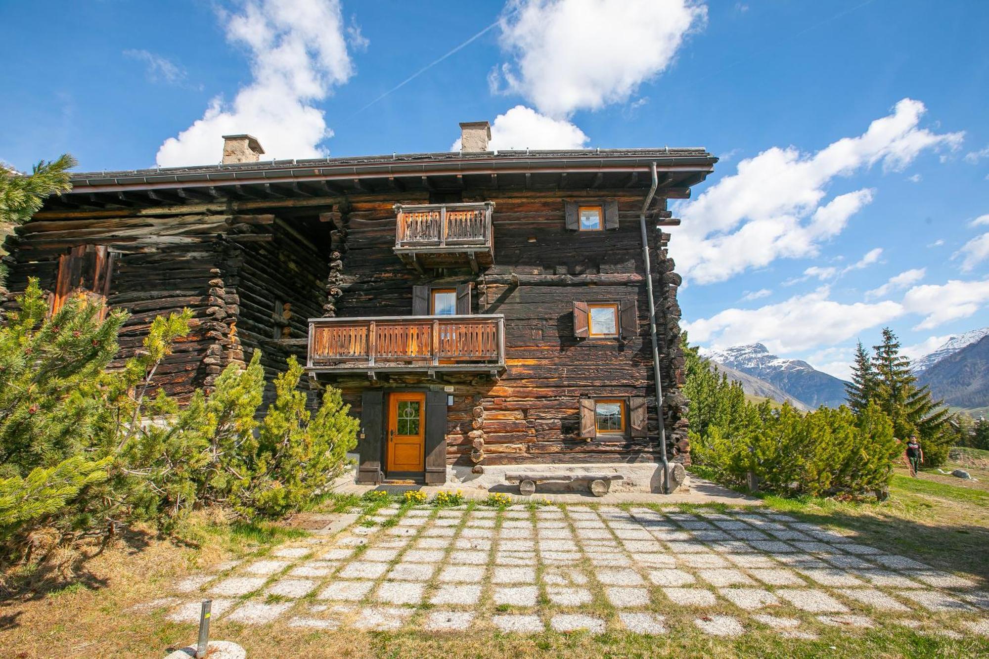 Lidia In-ski Out 50m Chalet Livigno